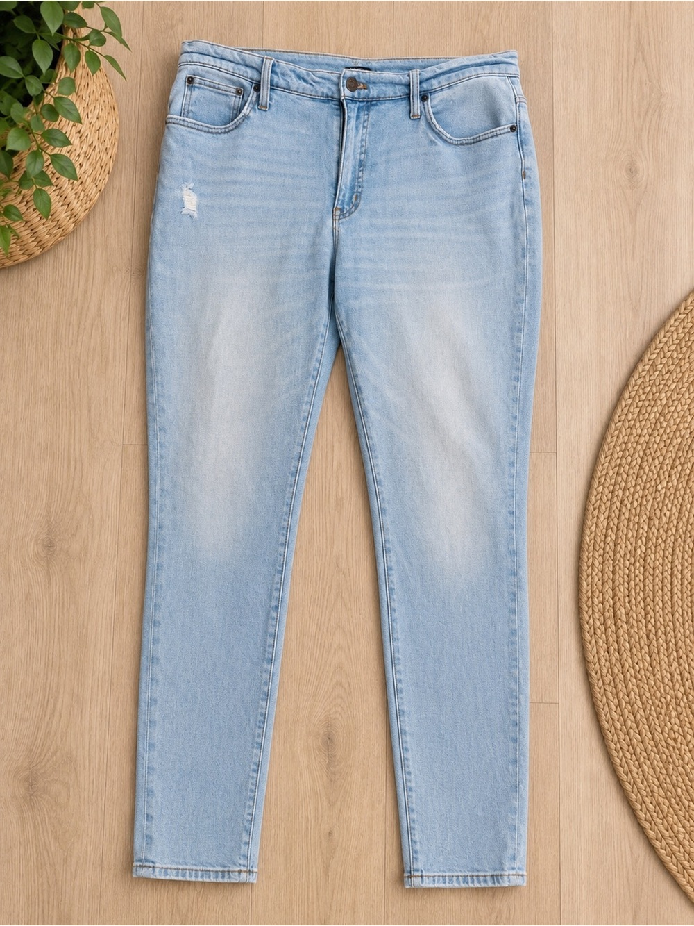 J.Crew 9” Mid-Rise Skinny Jeans Women’s Size 31 Light Wash Distressed Stretch